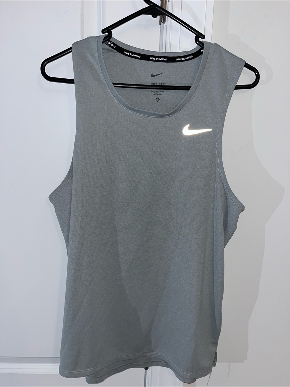 Gray Nike dry fit tank sleeveless T-shirt great for gym workouts or running M